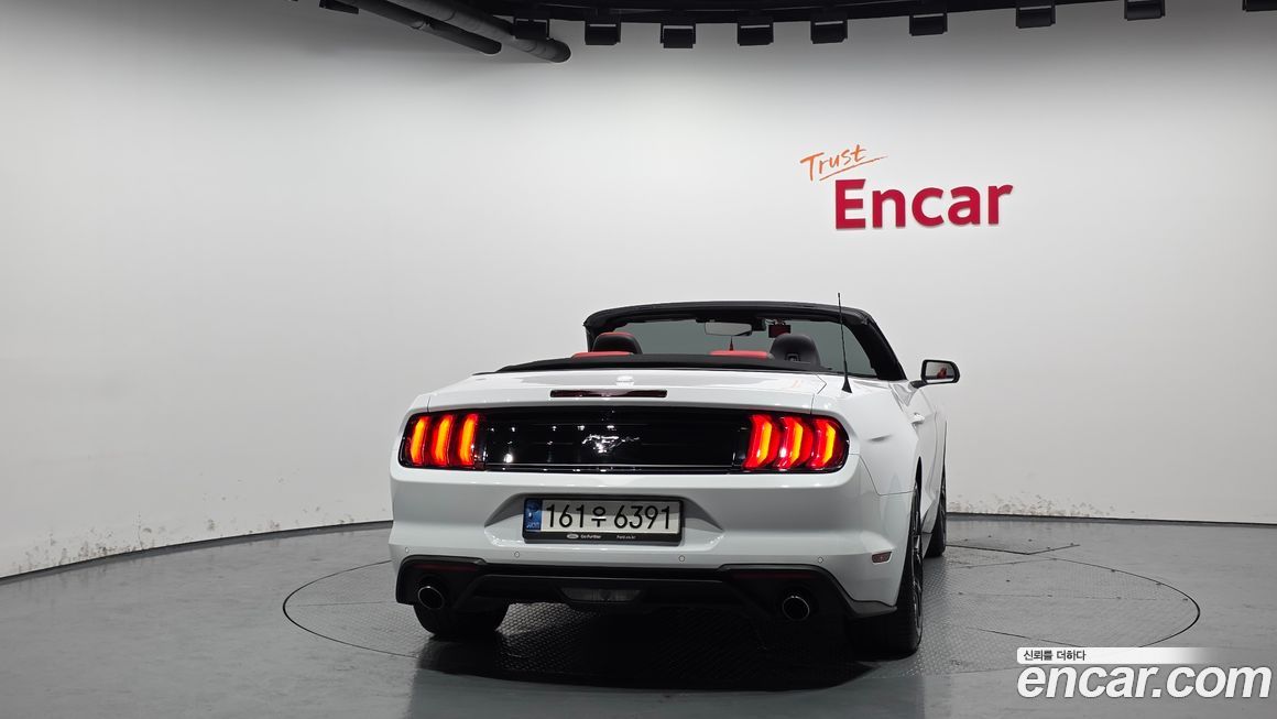 Ford Mustang Convertible, 2021