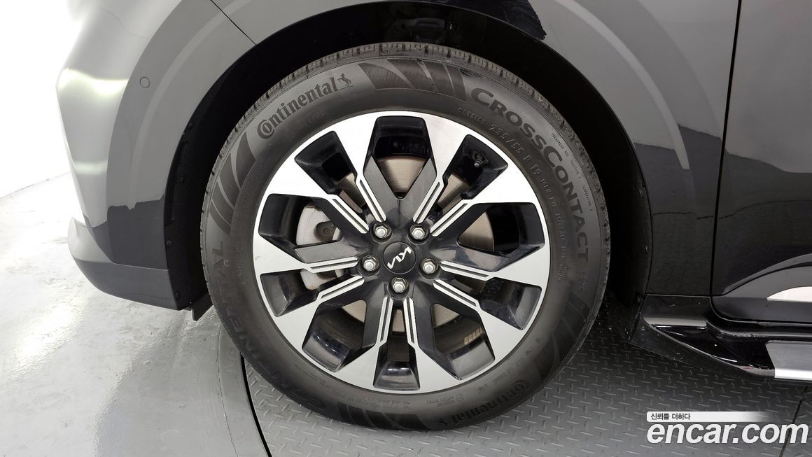 Kia Carnival 7-Seater Signature, 2023