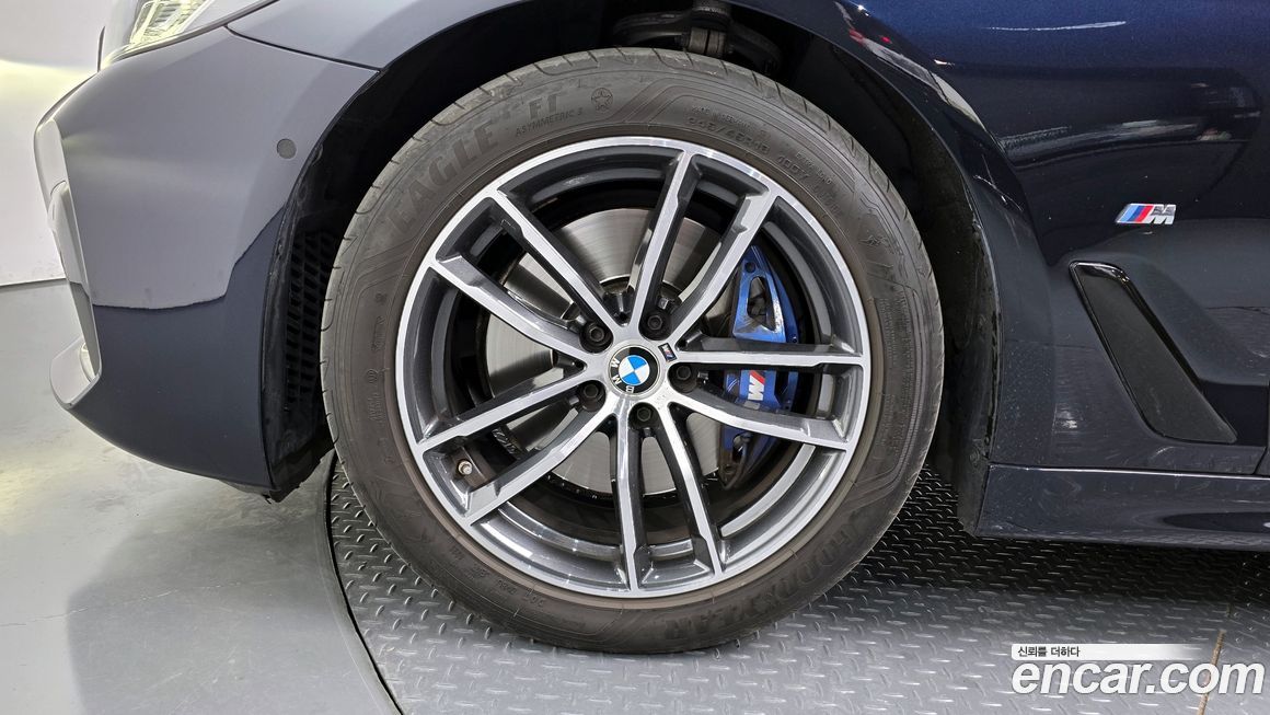 BMW 5-Series 520i M Sport, 2023