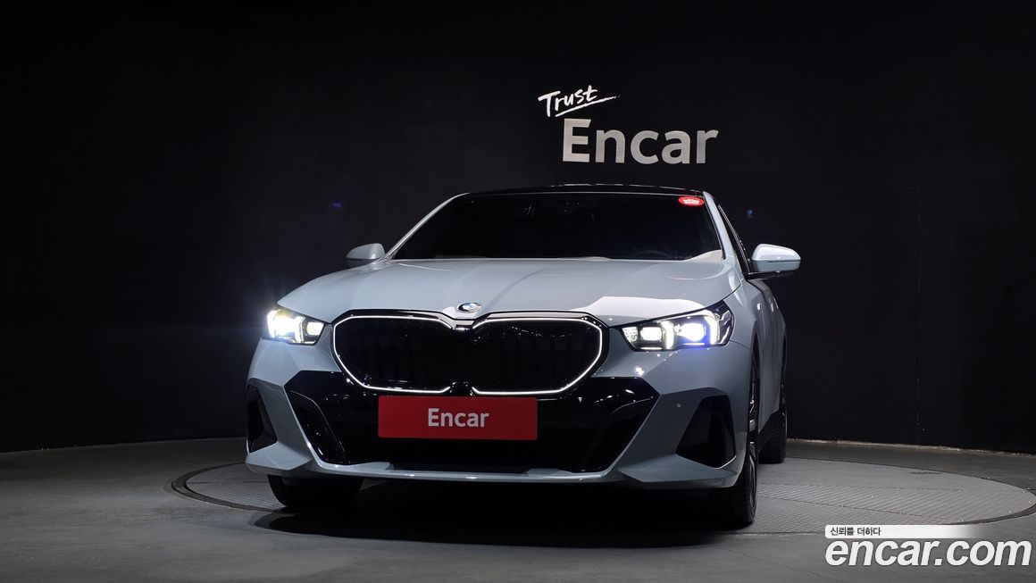 BMW 5-Series 530i xDrive M Sport, 2025