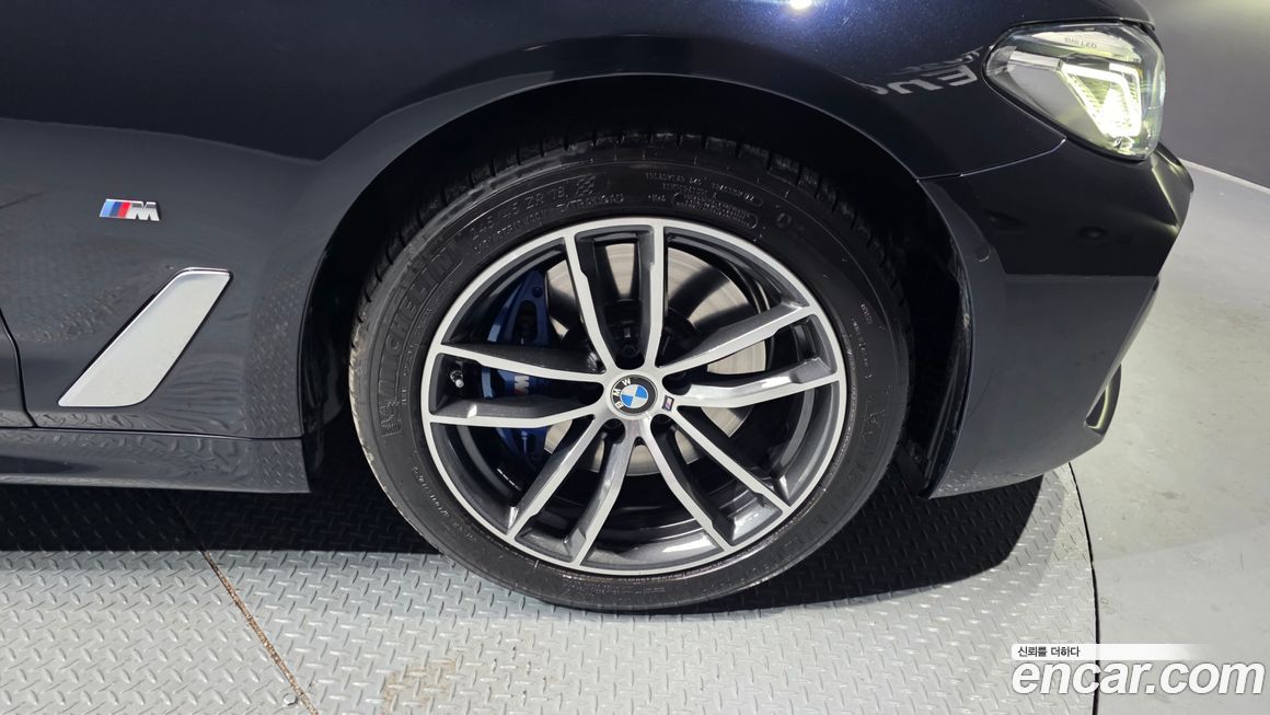 BMW 5-Series 520i M Sport, 2023