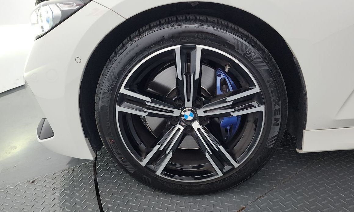 BMW 3-Series 320i M Sport, 2024