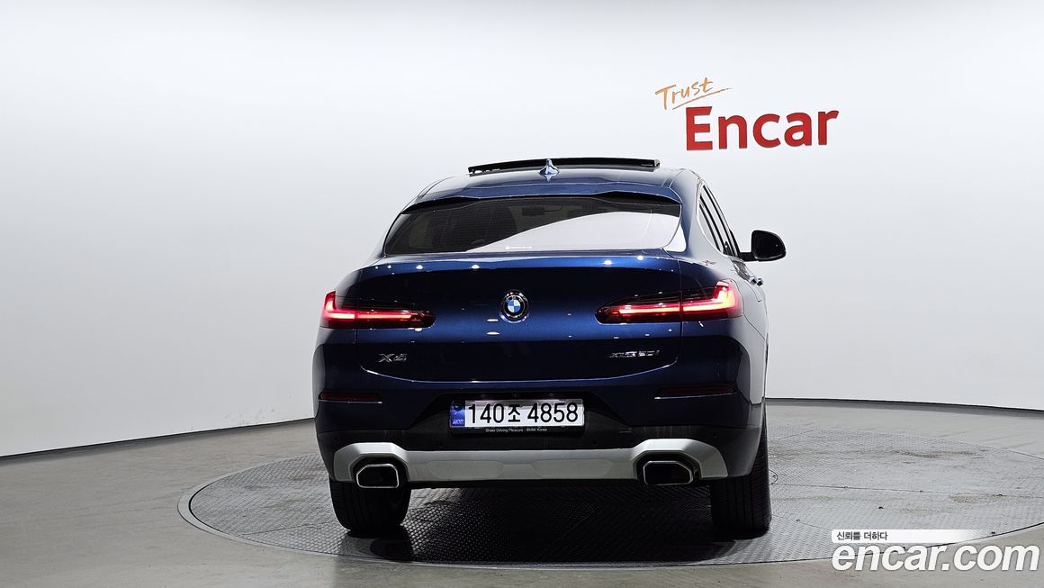 BMW X4 xDrive20i xLine, 2022