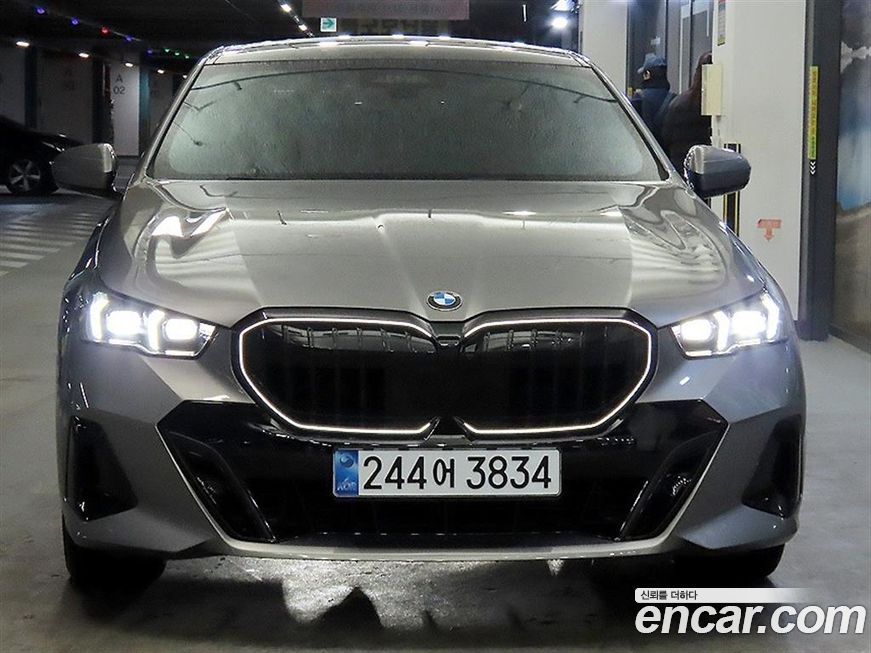 BMW 5-Series 520i M Sport, 2025