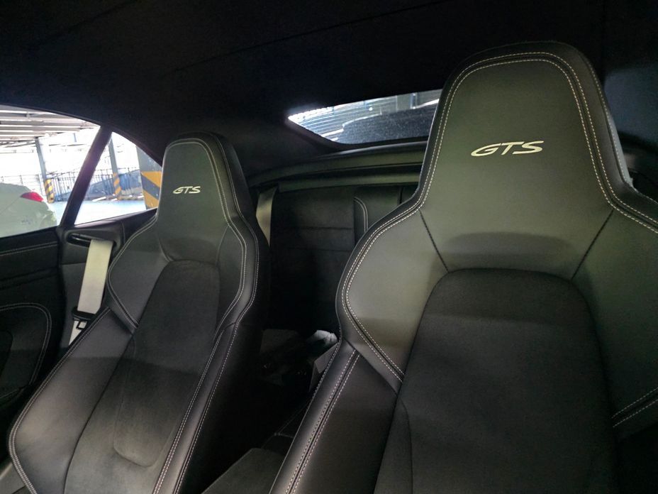 Porsche 911 Carrera 4 GTS Cabriolet, 2024