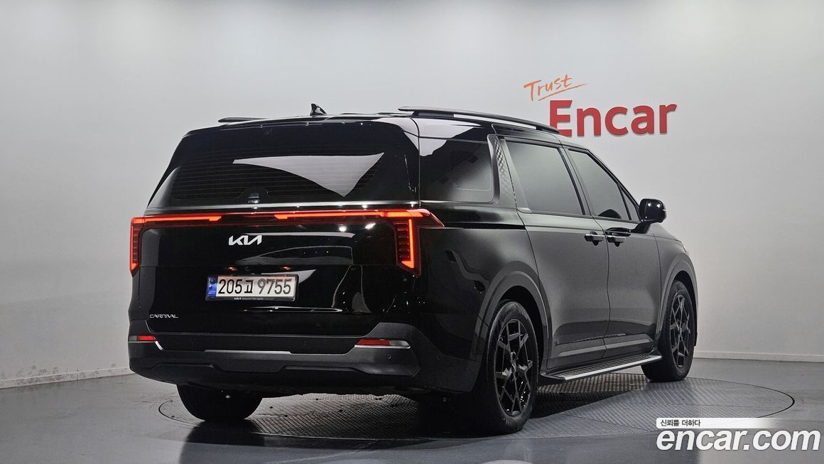 Kia Carnival 7-Seater Gravity, 2024