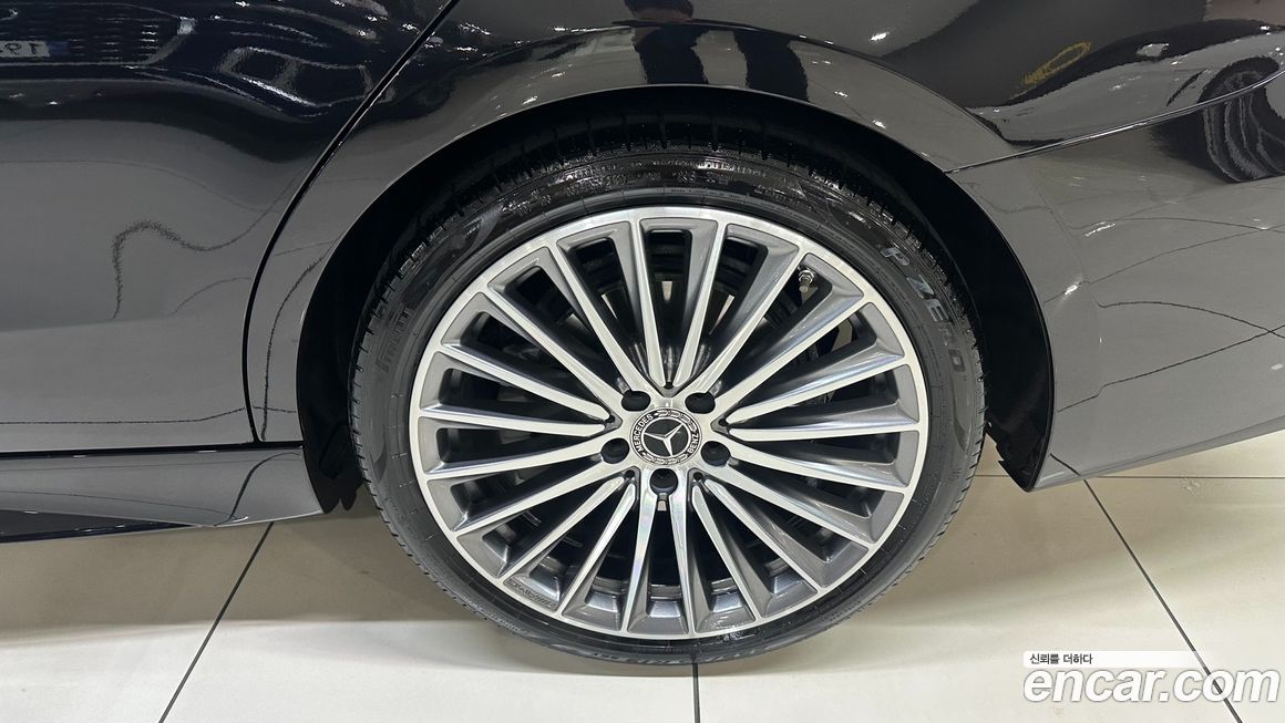 Mercedes-Benz C-Class C300 4MATIC AMG Line, 2024