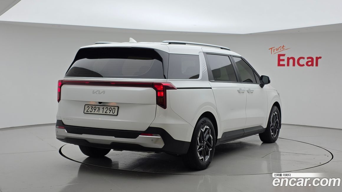Kia Carnival 9-Seater Prestige, 2024