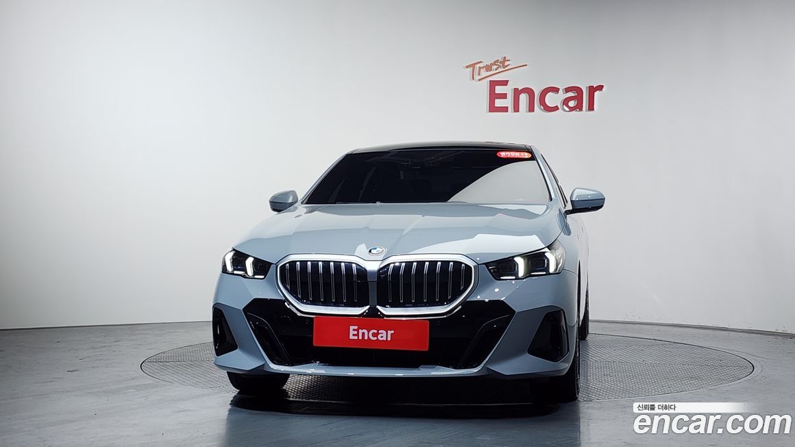 BMW 5-Series 530i xDrive M Sport, 2024