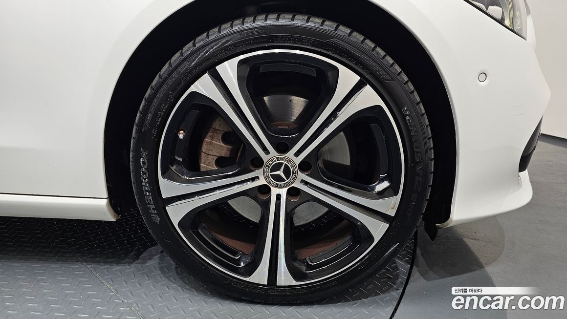 Mercedes-Benz C-Class C300 4MATIC Avantgarde, 2023