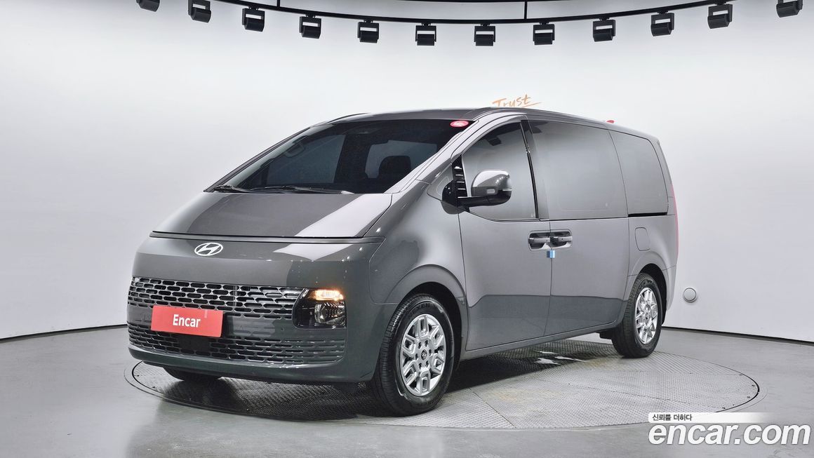 Hyundai Staria Tourer 9-Seater, 2025