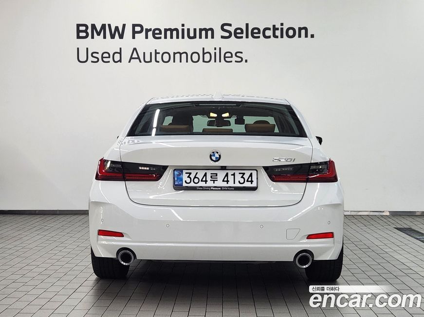 BMW 3-Series 320i, 2025