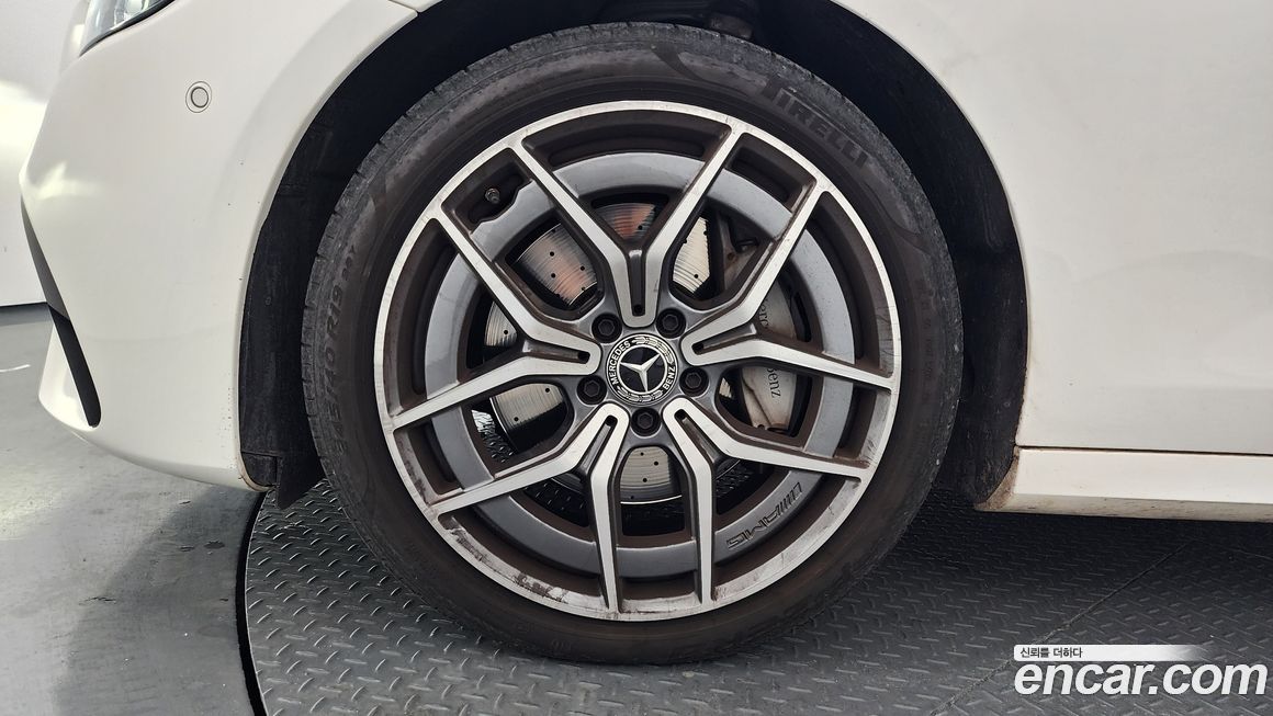 Mercedes-Benz E-Class E220d 4MATIC AMG Line, 2023