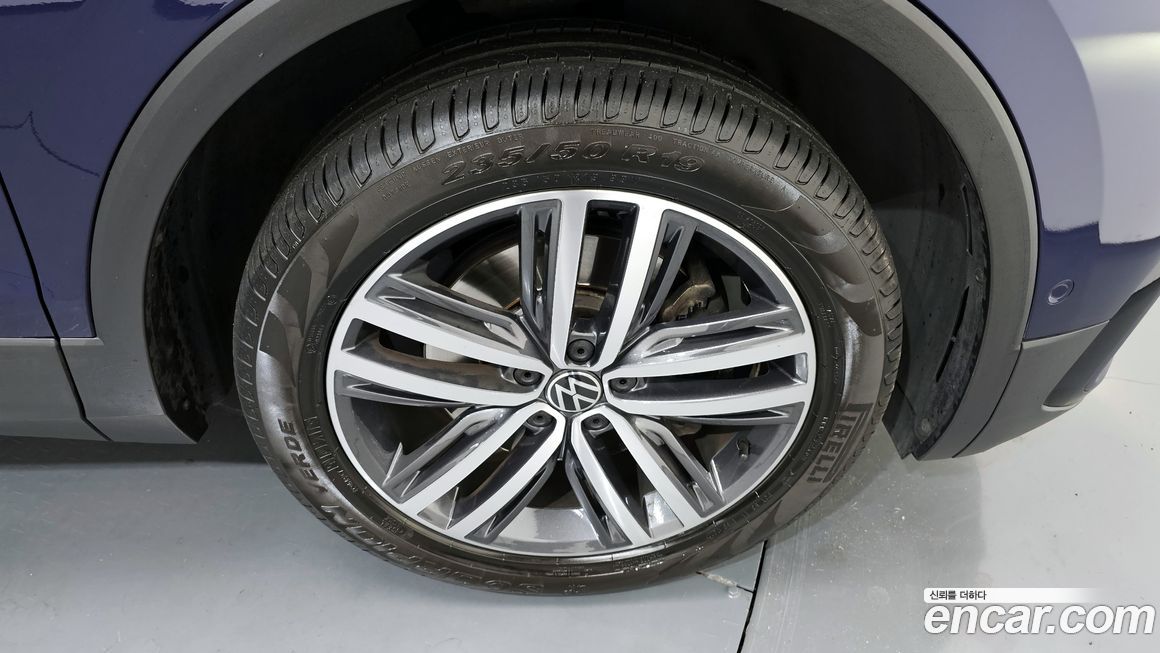 Volkswagen Tiguan 2.0 TSI Prestige, 2023