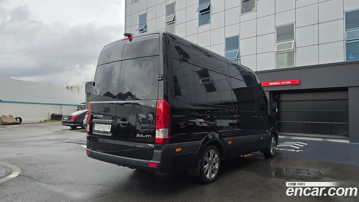 Hyundai Solati 16-seater, 2024