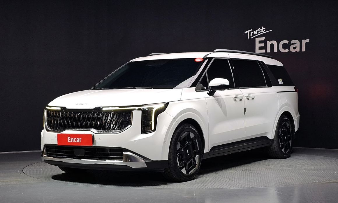 Kia Carnival 7-Seater Signature, 2024