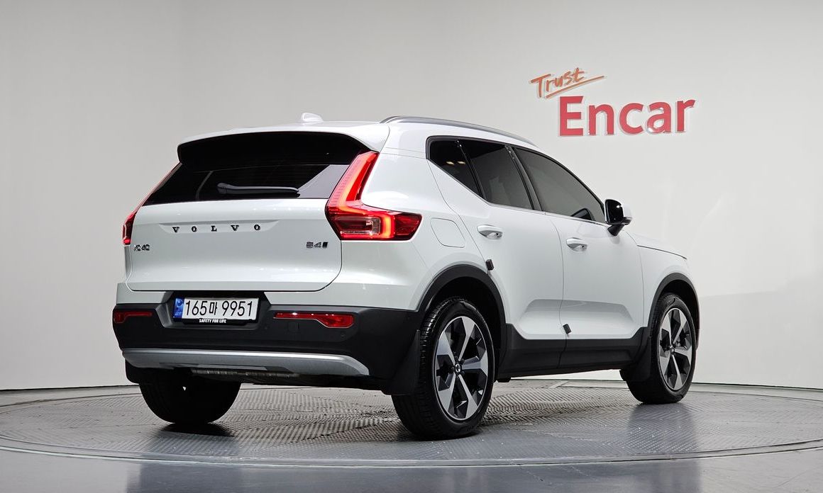 Volvo XC40 B4 Ultimate Bright, 2024