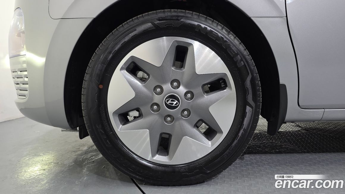 Hyundai Staria Tourer 9-Seater, 2025