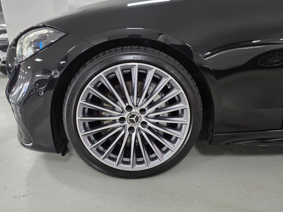 Mercedes-Benz C-Class C300 4MATIC AMG Line, 2023