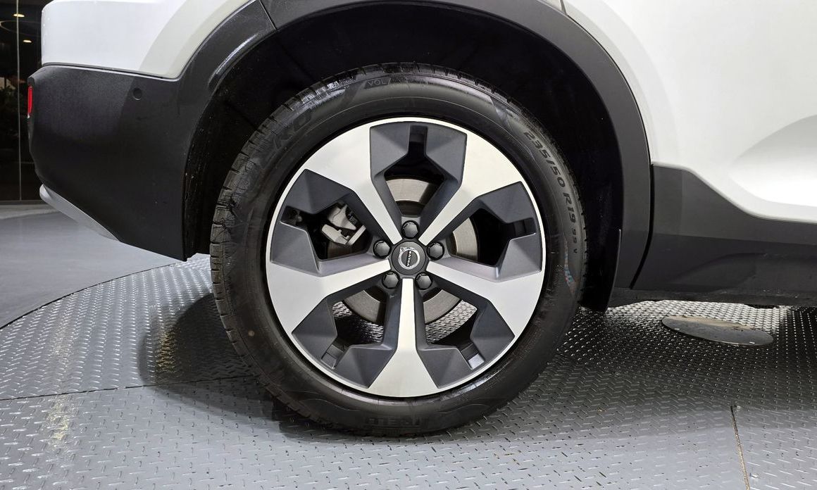 Volvo XC40 B4 Ultra Bright, 2025