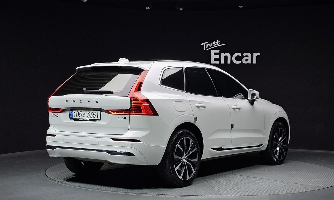 Volvo XC60 B6 Ultra Bright, 2025