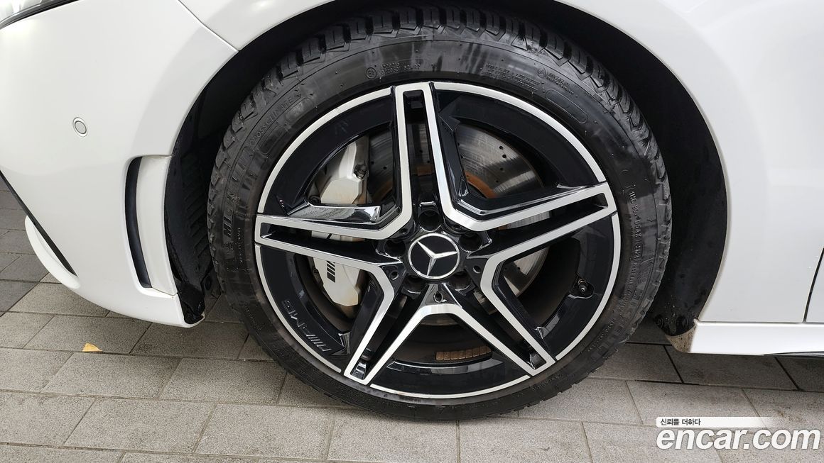Mercedes-Benz A-Class AMG A35 4MATIC Sedan, 2022