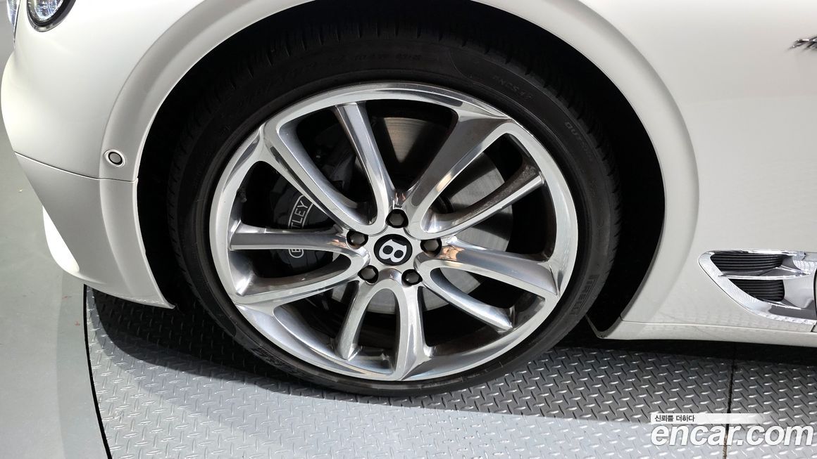 Bentley Continental 4.0 GT Azure, 2023