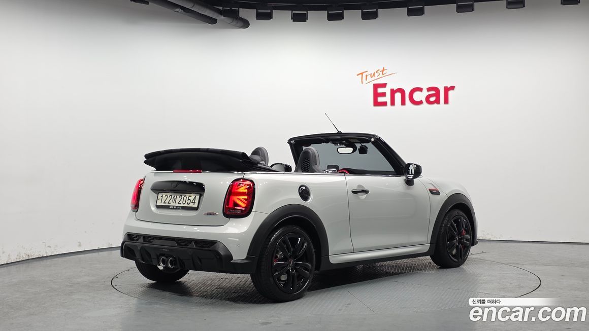 Mini Cooper Convertible JCW, 2023