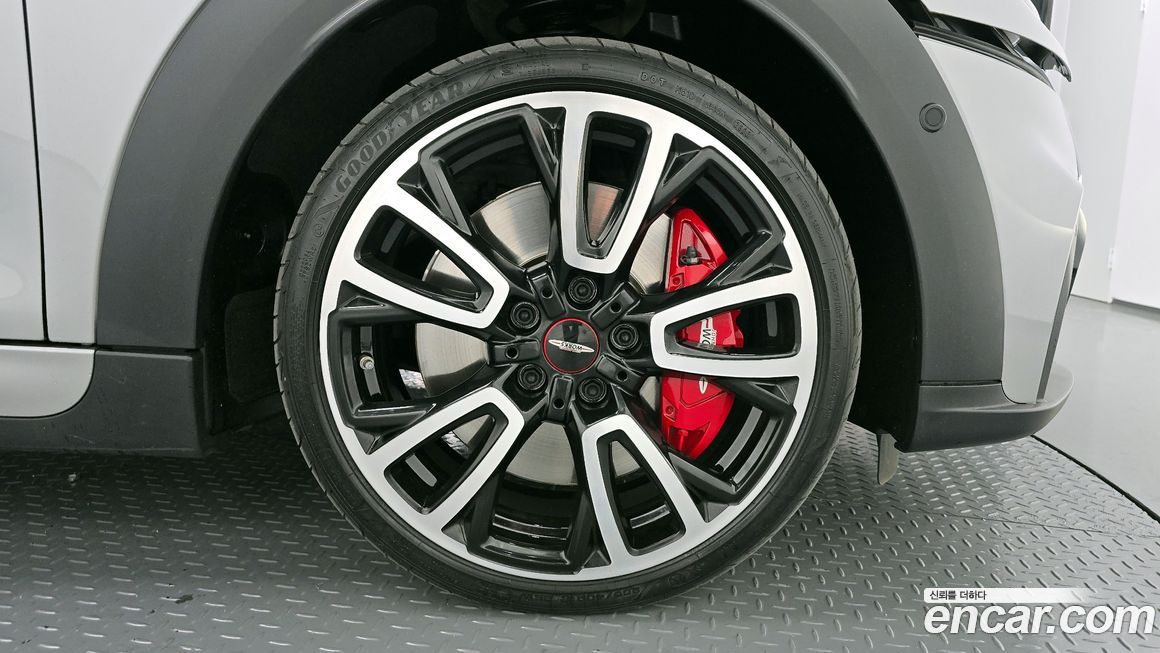 Mini Cooper JCW, 2024