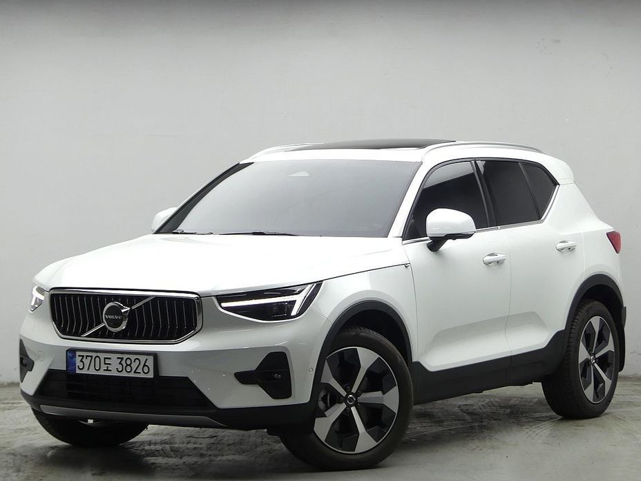 Volvo XC40 B4 Ultimate Bright, 2024