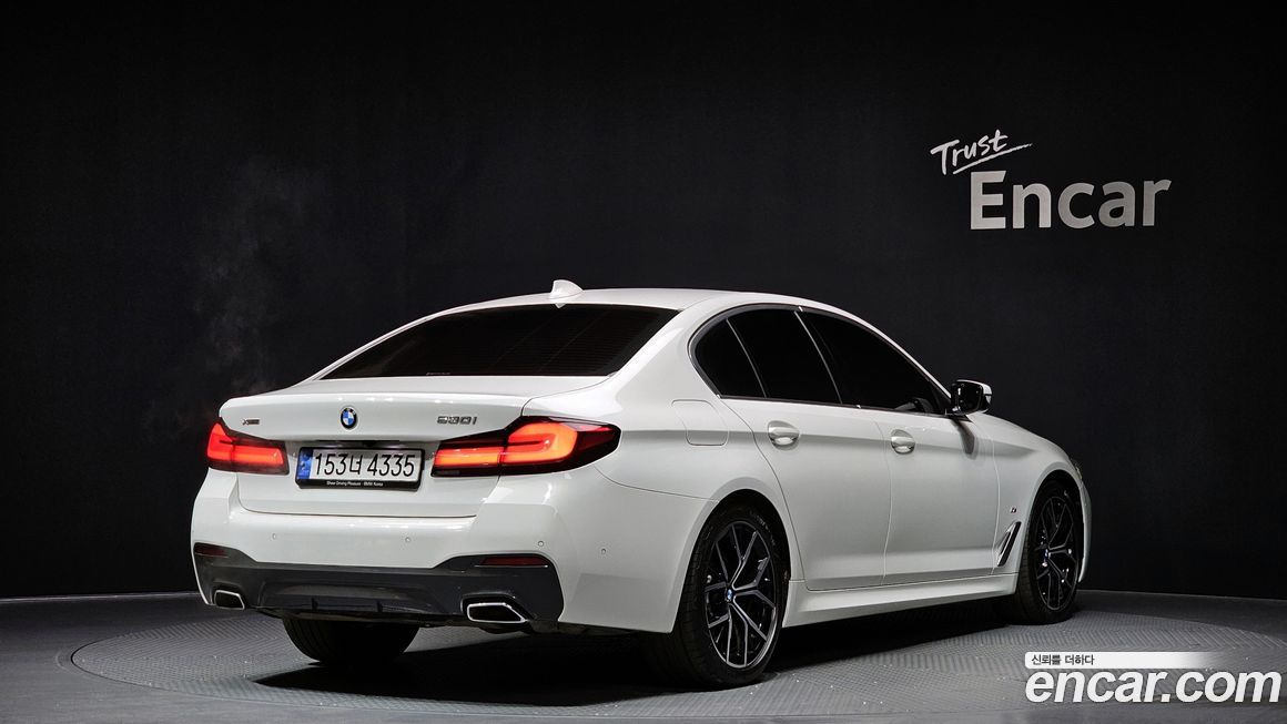 BMW 5-Series 530i xDrive M Sport Package, 2023