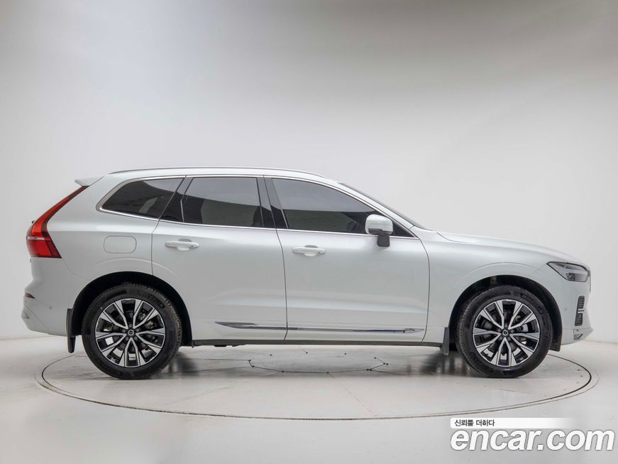 Volvo XC60 B5 Ultra Bright, 2025