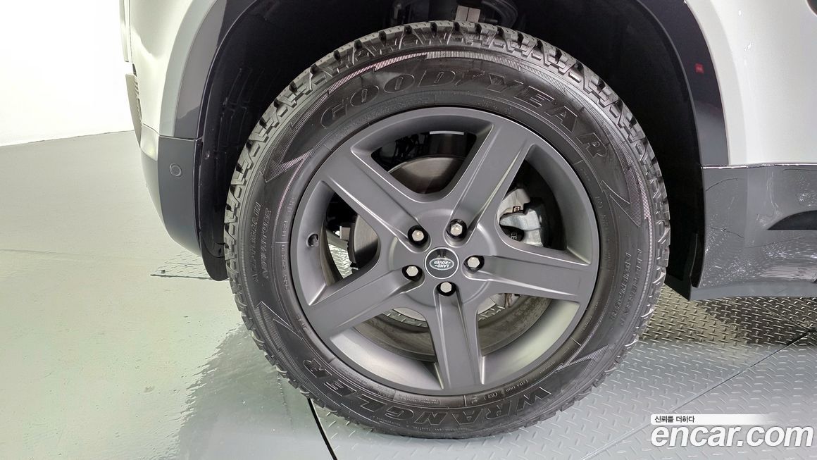 Land Rover Defender 90 D250 X-Dynamic SE, 2025