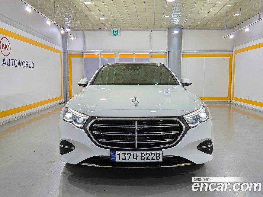 Mercedes-Benz E-Class E300 4MATIC Exclusive, 2025