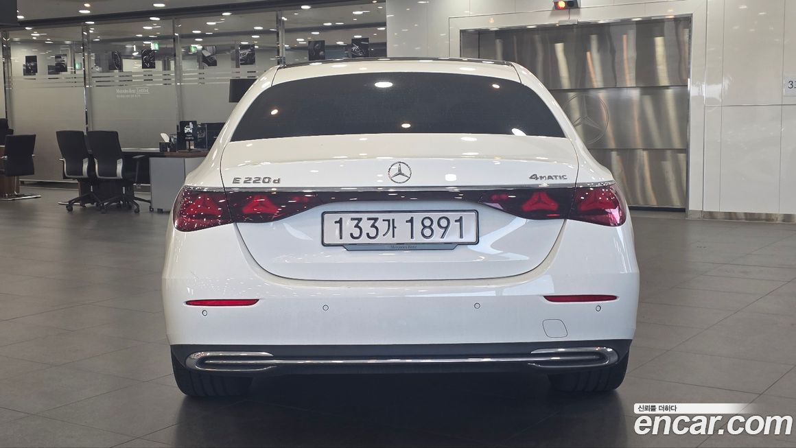 Mercedes-Benz E-Class E220d 4MATIC Exclusive, 2025