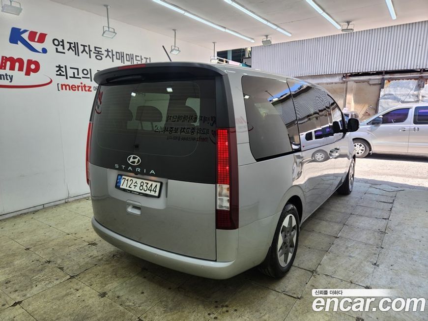 Hyundai Staria Tourer 11-Seater, 2023