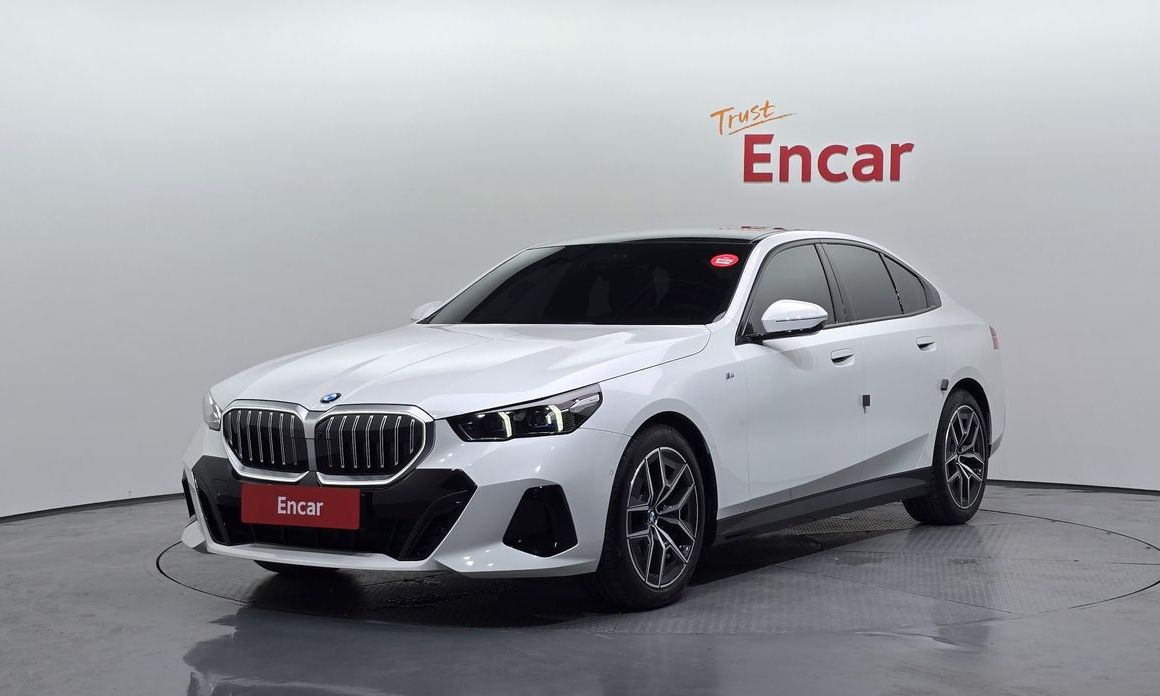 BMW 5-Series 520i M Sport, 2025
