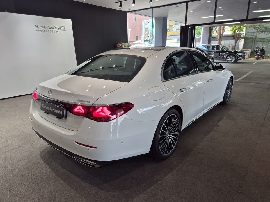 Mercedes-Benz E-Class E450 4MATIC Exclusive, 2025