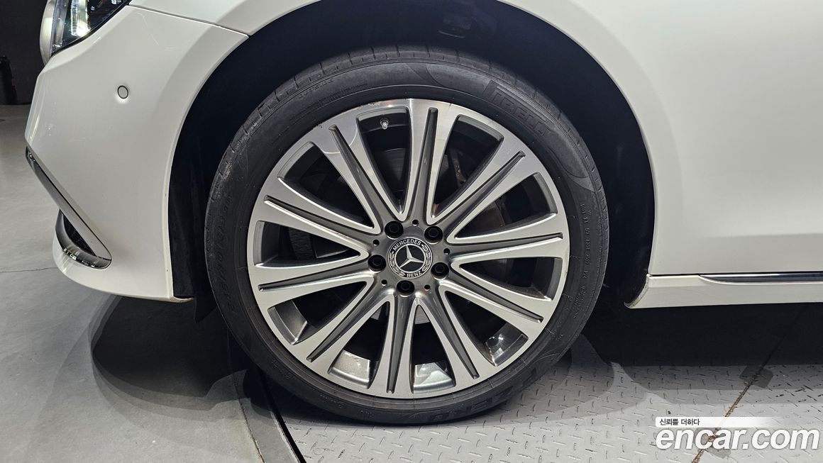 Mercedes-Benz E-Class E350 4MATIC Exclusive, 2023