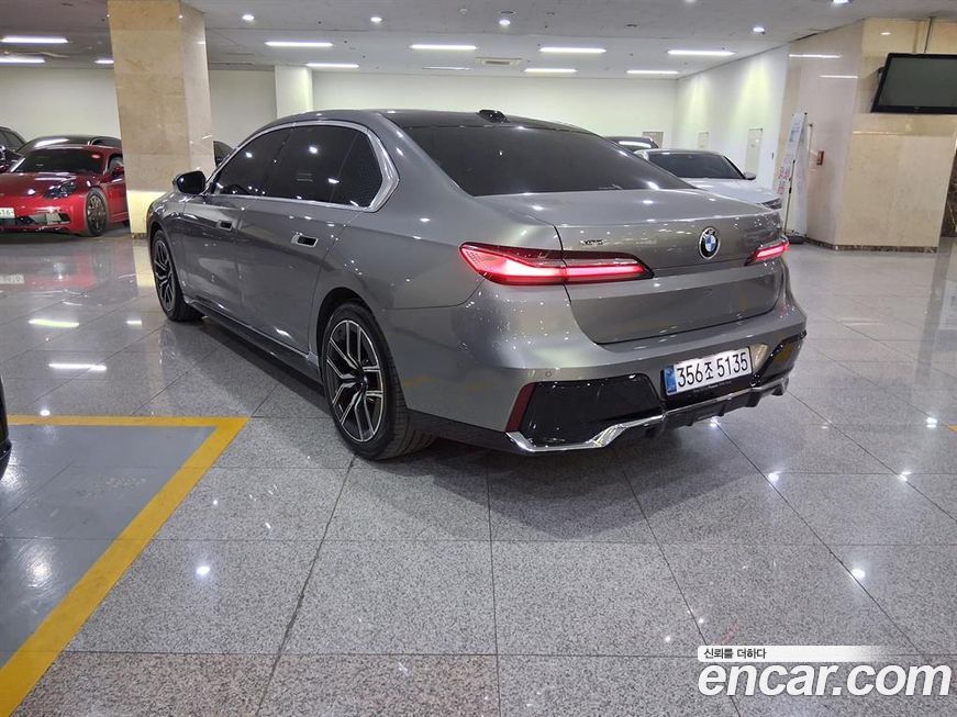 BMW 7-Series 740i xDrive M Sport, 2025