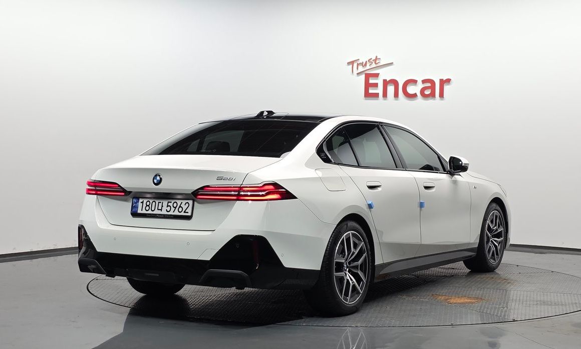 BMW 5-Series 520i M Sport, 2024