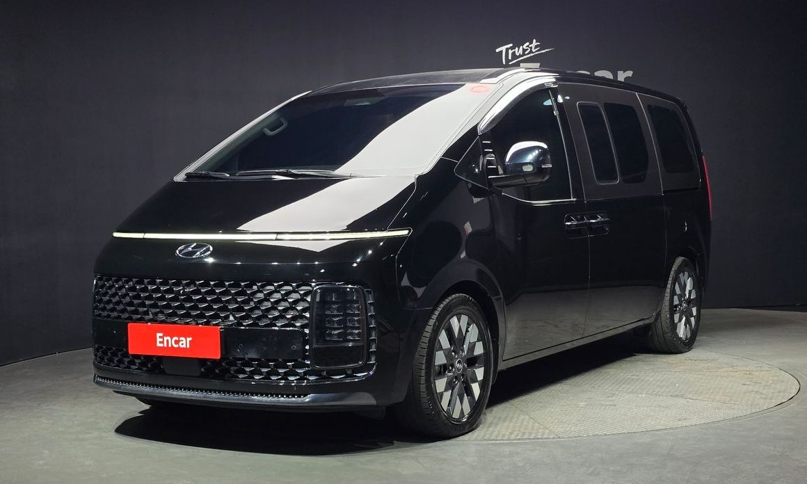 Hyundai Staria 4WD Lounge 9-Seater, 2023