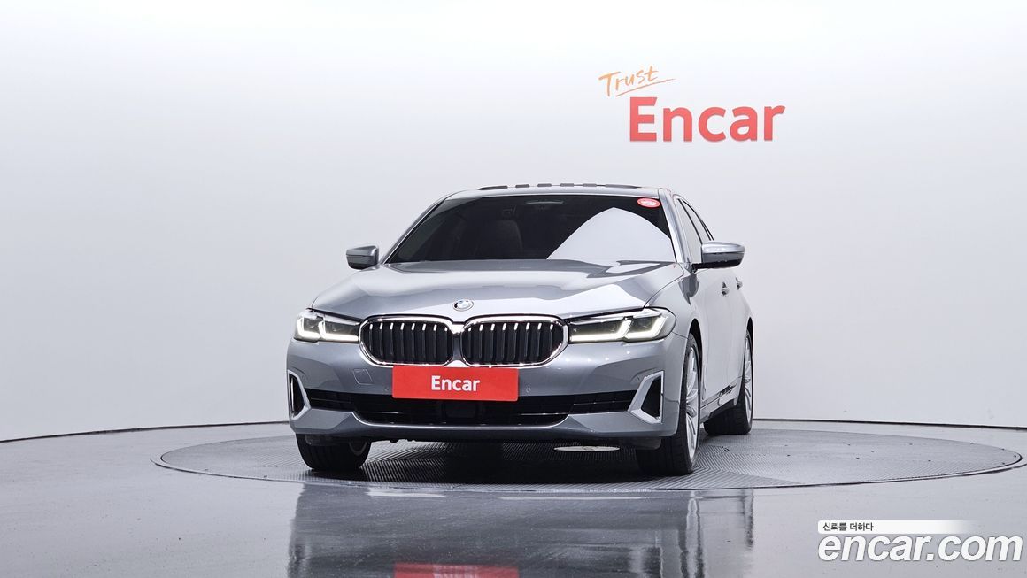 BMW 5-Series 530i xDrive Luxury, 2023