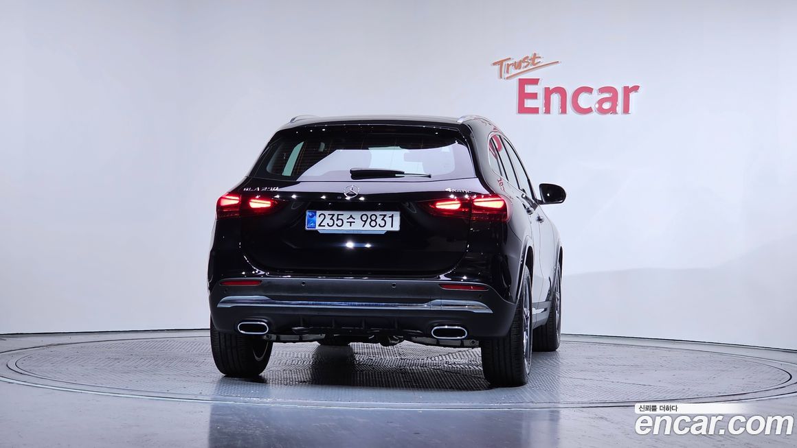 Mercedes-Benz GLA-Class GLA250 4MATIC, 2025
