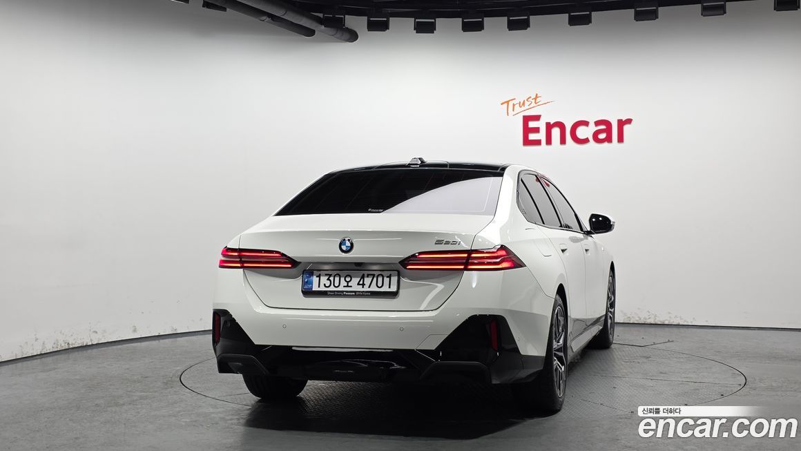 BMW 5-Series 520i M Sport, 2025