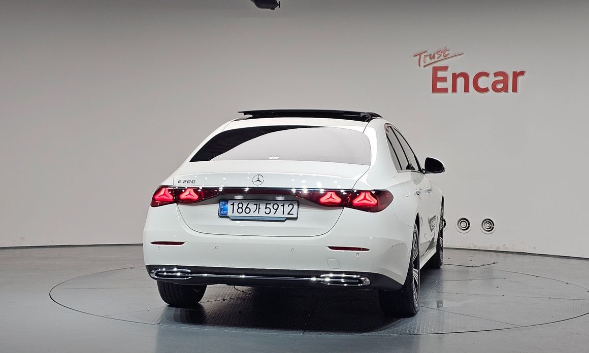Mercedes-Benz E-Class E200 Avantgarde, 2024
