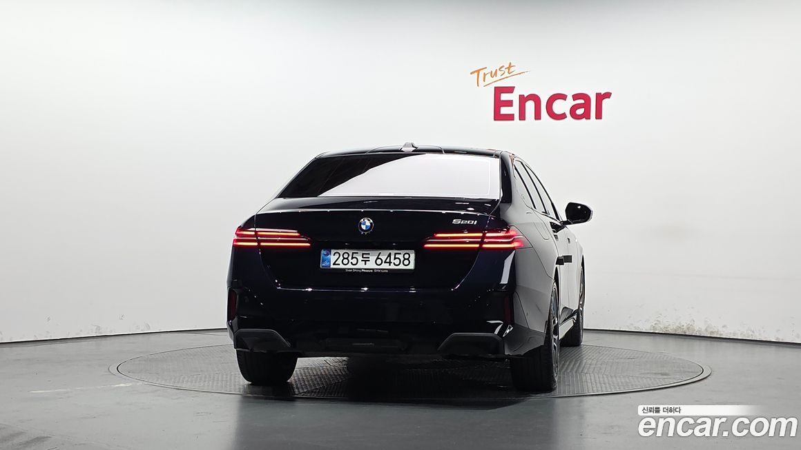 BMW 5-Series 520i M Sport, 2025