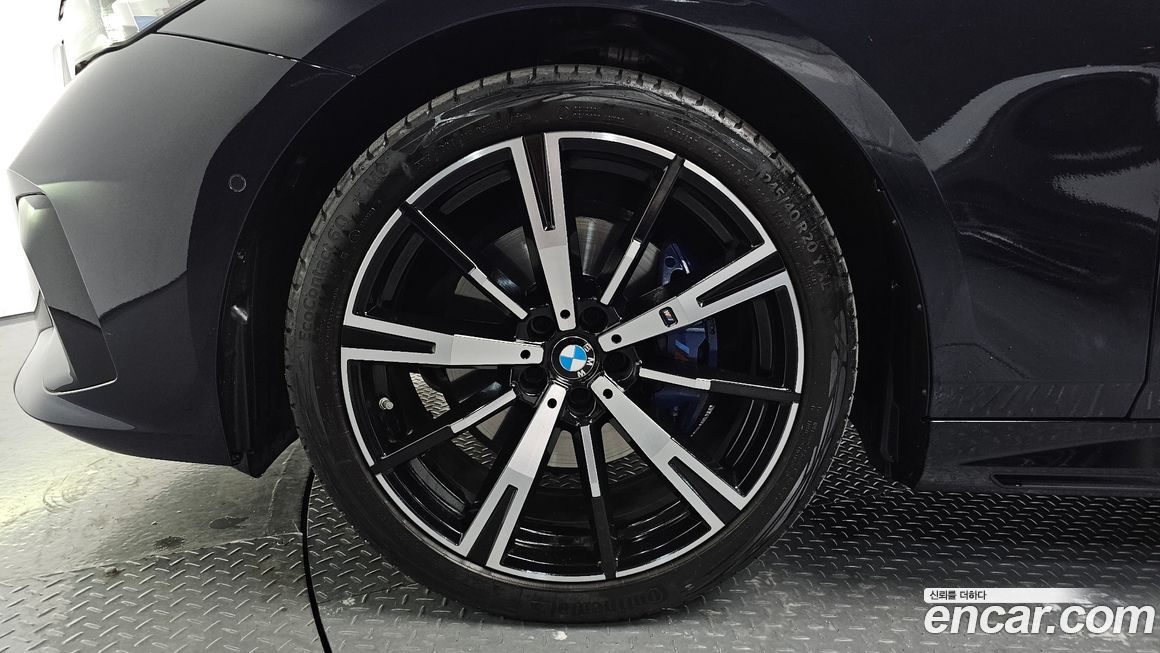 BMW 5-Series 530i xDrive M Sport, 2025