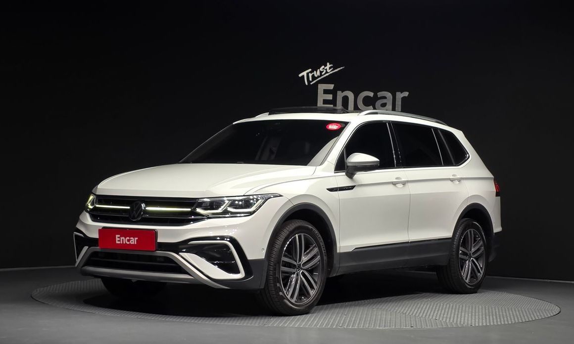 Volkswagen Tiguan 2.0 TSI Prestige, 2024