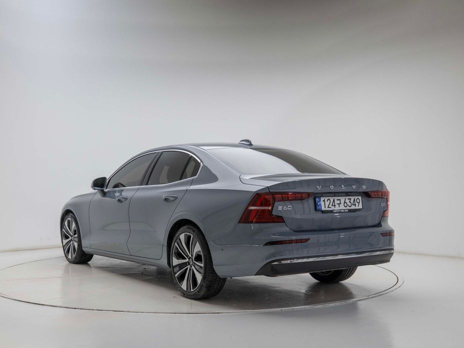 Volvo S60 B5 Ultimate Bright, 2023